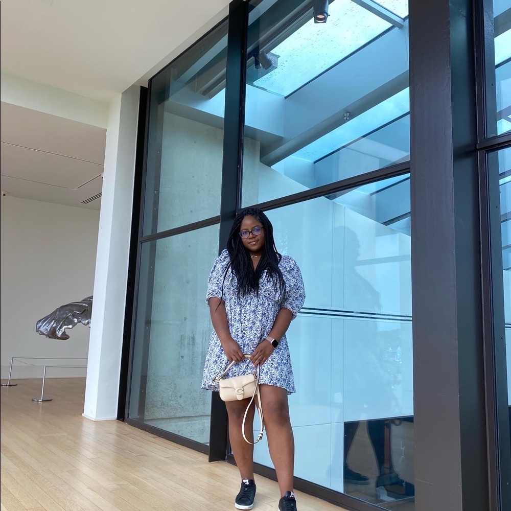 Meet your Posher, Avonelle
